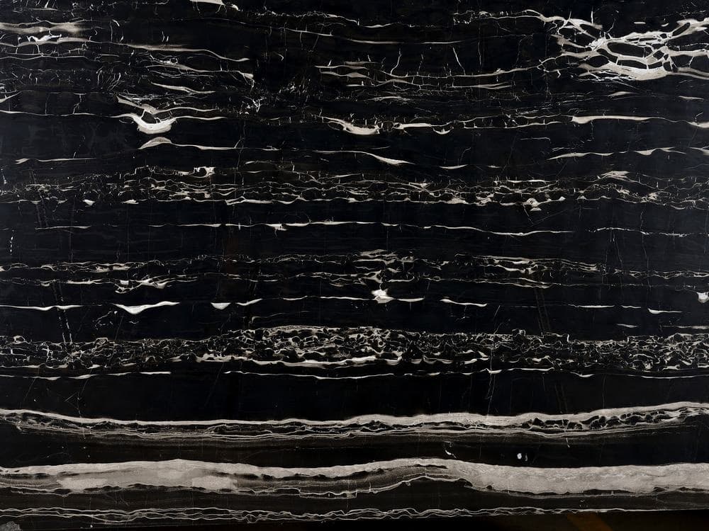 Port Black — próbka kamienia